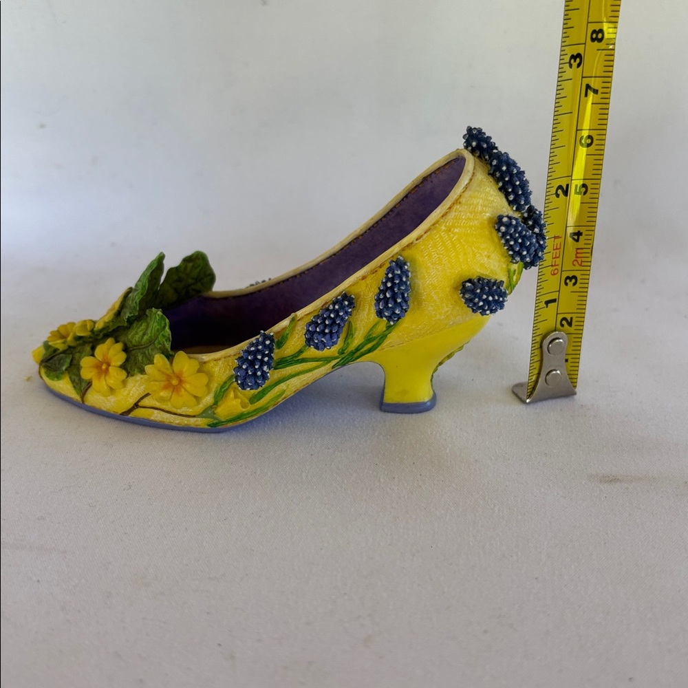 VINTAGE! THE ORIGINAL WILLOW HALL WOMEN’s SHOE ORNAMENTAL COLLECTION- FEBRUARY - Picture 9 of 11